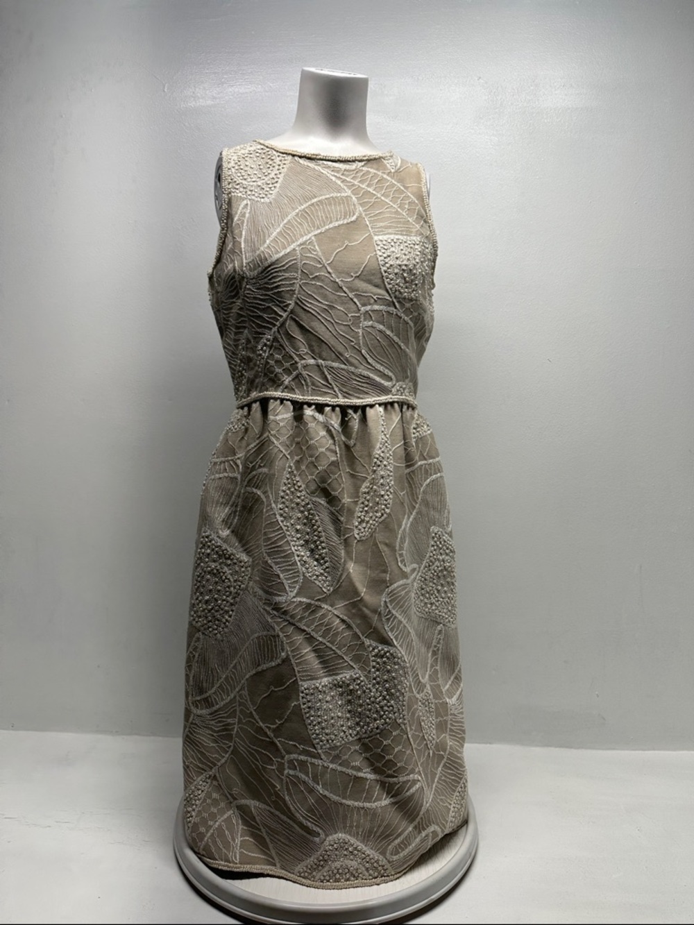 Oscar De La Renta Dress Sleeveless Midi Embrodried Floral Pockets Beige Size 4